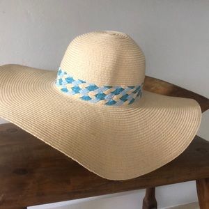 Oversized Summer Straw Hat 🌸🌴